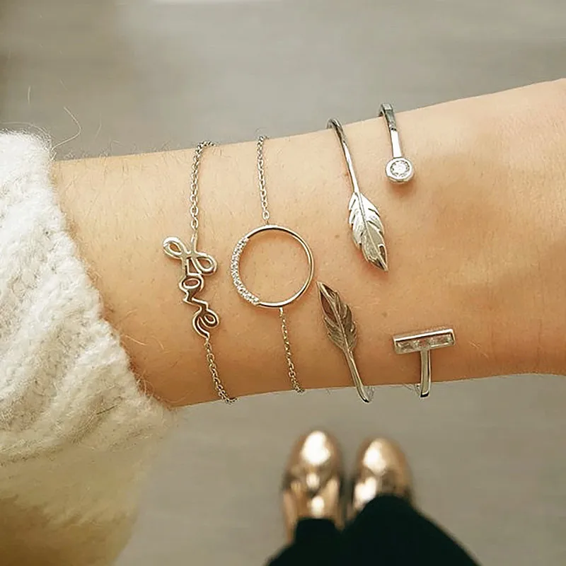 

4 Pcs/Set Fashion Creative LOVE Letters Bracelet Small Leaves Crystal Circle Bracelet Female Charm Alloy Bracelet Party Jewelry