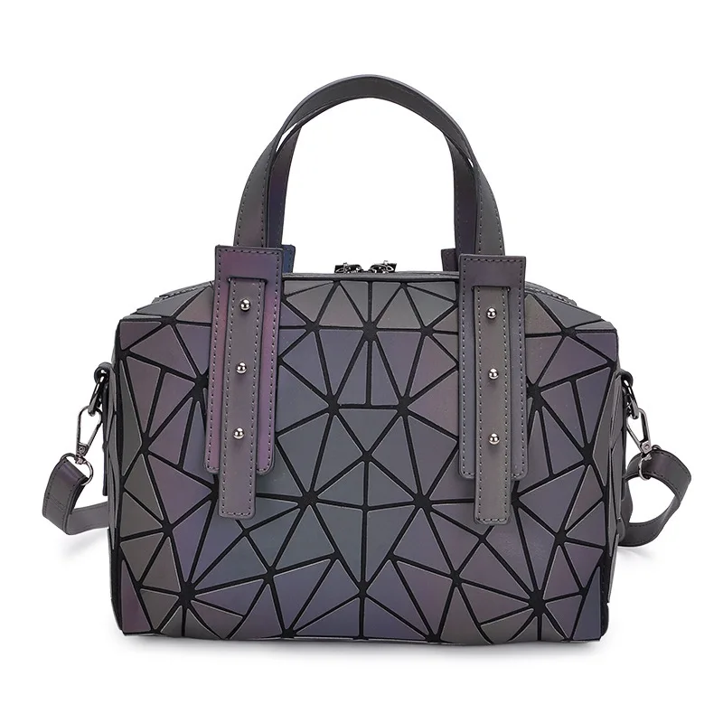 

female bag 2019 new ling madame luminous pillow package laser hand the bill of lading shoulder bag