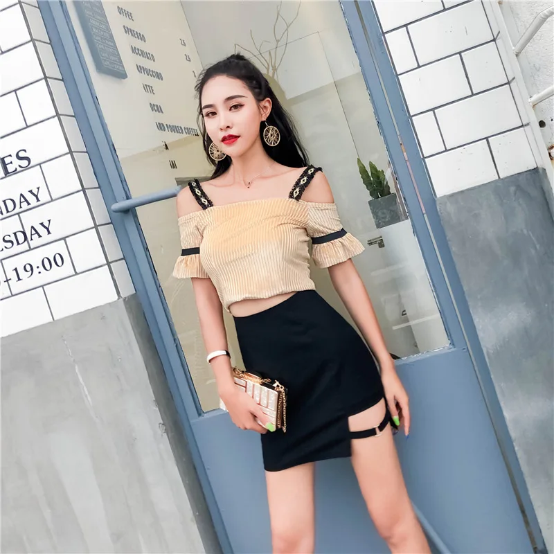 

2018 Summer New Style Debutante Elegant Bell Sleeve Navel Camisole + Slim Fit Irregular Skirt Set