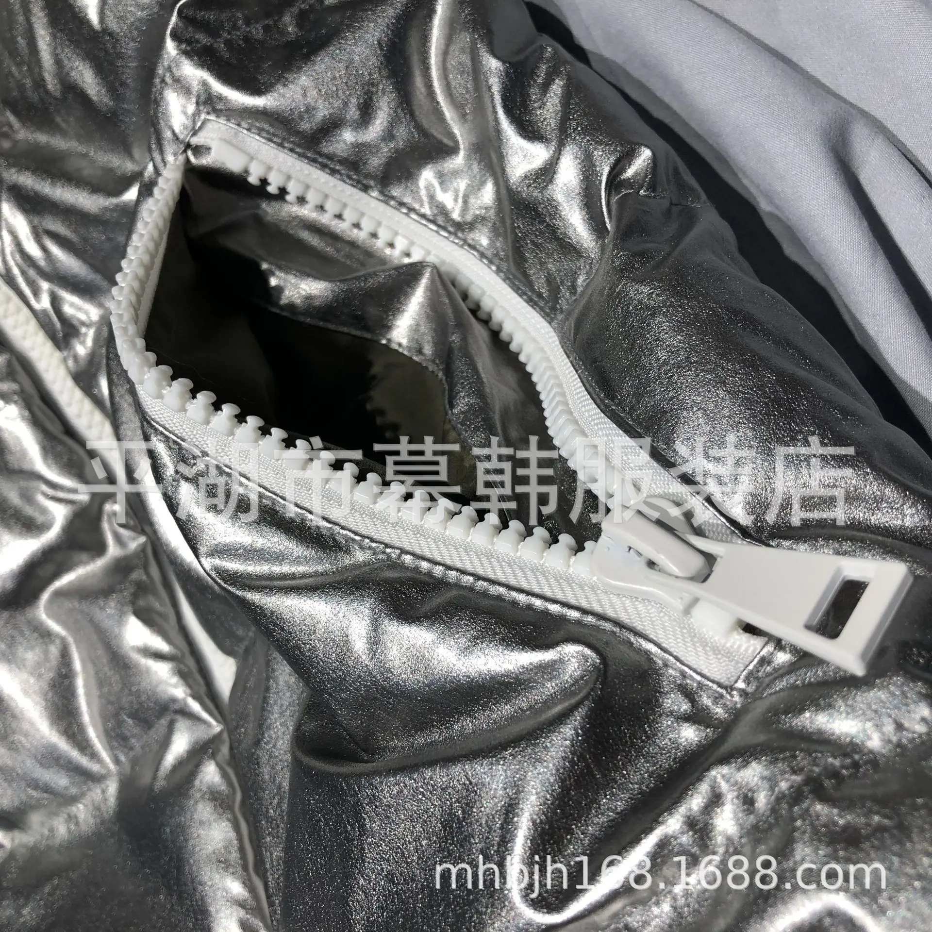 Winter New Style Silver Bright Surface Really Lamb Fur Collar Liner Joint down Jacket Women's Short Thick down Coat