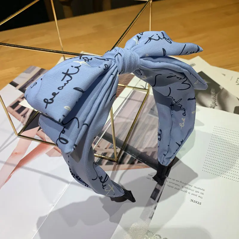 11274607904_1956788053