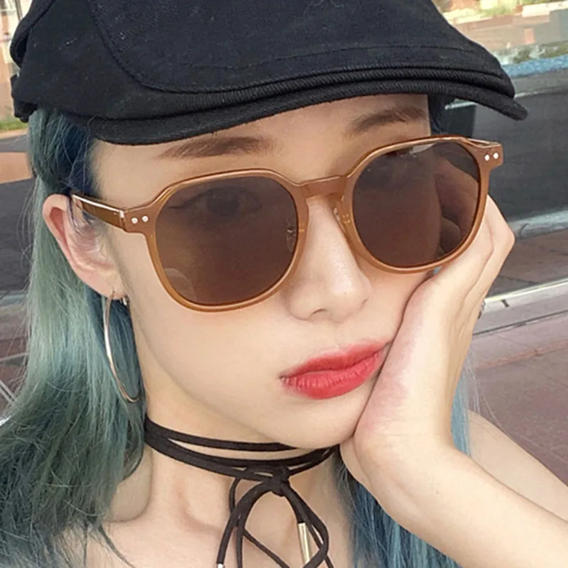 

Винтажные Солнцезащитные очки для женщин 2021 Модные оттенки для женщин фирменного дизайна; Ногтей нерегулярные автомобиль очки для вождени...