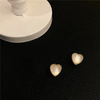 

Silver Needle Heart Cat's Eye Stone Ear Stud Geometry Versatile Delicacy Shiny Earrings Students Simple Versatile Ear Stud 1226
