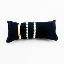 

Wholesale Durable Velvet Pearl Bracelet Watch Display Pillows for Case Bangle Anklet Wristwatch Holder Jewelry Counter Organizer