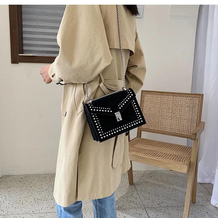 Модная женская сумка с заклепками в стиле ретро, новинка, Высококачественная матовая женская дизайнерская сумка из искусственной кожи, сумка через плечо с цепочкой и замком