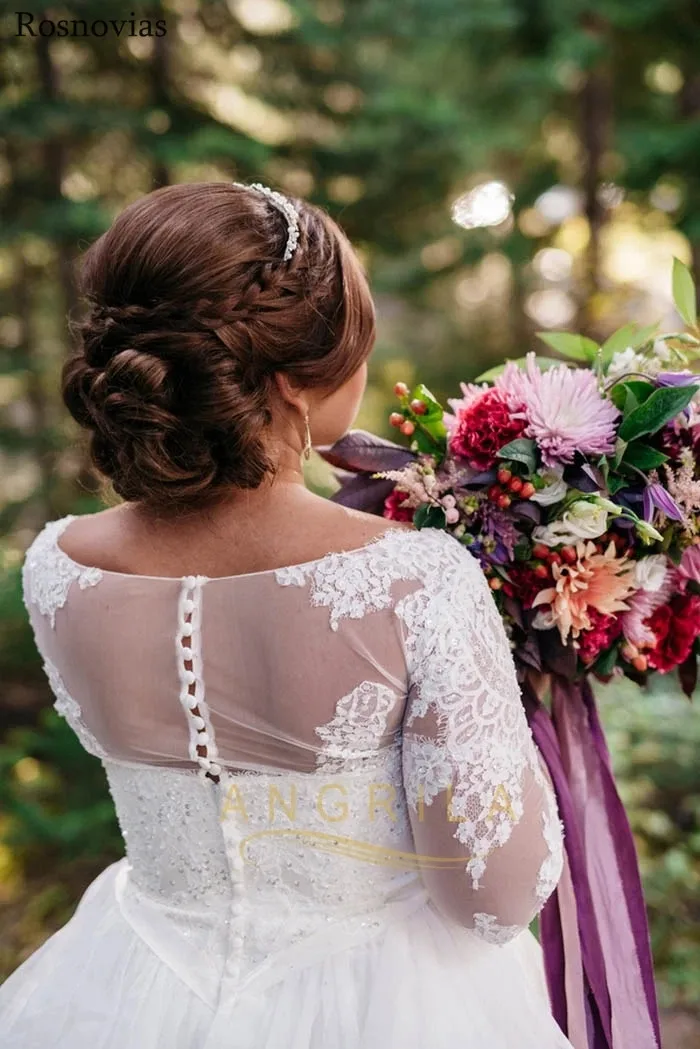 Деревенский Boho свадебный наряд 2019 Совок 3/4 с длинными рукавами, покрытый пуговицей сзади, с коротким шлейфом, вышитый бисером кружева для