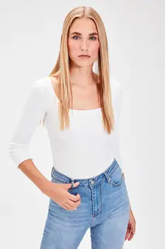 

Trendyol Raw White Square Collar Knitted Blouse TWOAW20BZ0792