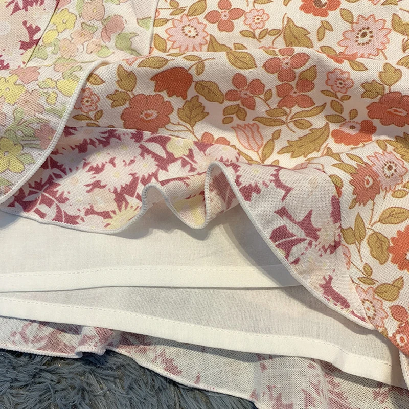 TWOTWINSTYLE ZIM цветочный принт с рюшами v-образный вырез короткий топ из двух частей шорты комплект фонарь с длинным рукавом богемный Летняя женская одежда