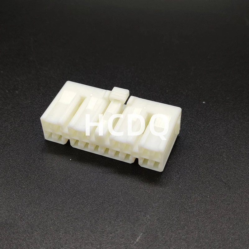The original 90980-10819 18PIN automobile connector plug shell and connector are supplied from stock