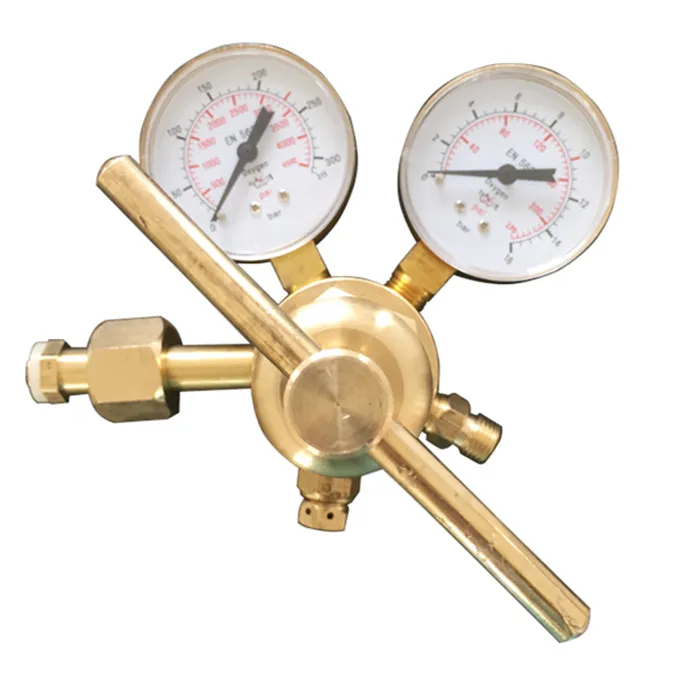 

Ultrahigh pressure oxygen cylinder regulator