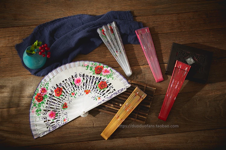 Fall New Xiangsi Style- Cloth Edge Painted Fan Hand Painted Spanish Fold Style Fans Wood Fans Custom Dance Fans