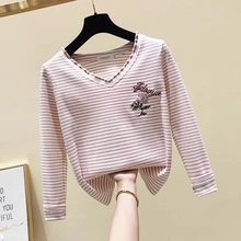 gkfnmt Korea Style Fashion T-shirt Women Tops Long Sleeve Embroidery Pink Striped Tshirt Women Autumn Winter Top Tee Shirt