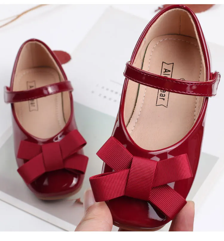 Модная новинка года; сезон осень; Праздничная обувь для девочек; chaussure; Яркая кожаная детская Свадебная обувь на плоской подошве; школьные мягкие лоферы из искусственной кожи