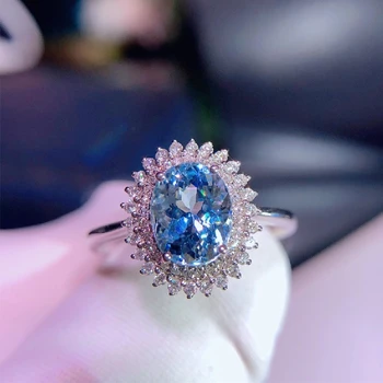 

Natural Aquamarine 18K Gold Inlaid Ring Beautiful Color Exquisite Appearance Flawless Crystal Simple And Stylish Good-Lookin