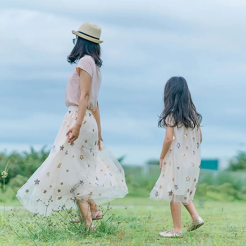Retail Embroidery Flower Star Mother and Daughter Dress Summer Family Matching Mother Skirt Daught Dress Family Clothing E1
