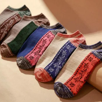 

Unisex Boh Fashion Skateboard Sock Comfortable Socks Ankle Socks Short Socks Cartoon Character Cute Short Socks Korean Style