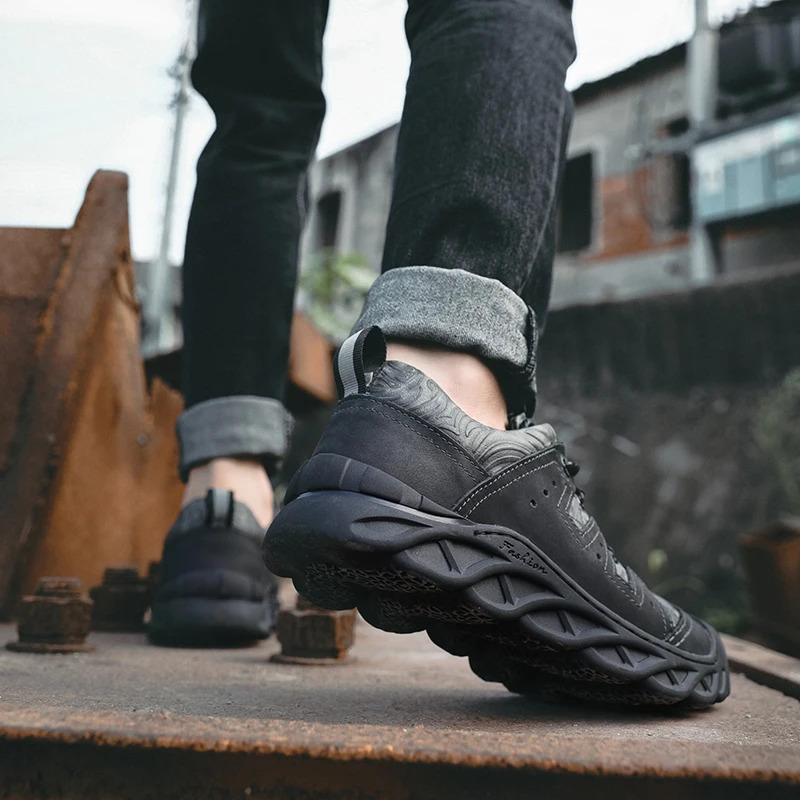 Hiking Shoes Men Summer Winter Outdoor Warm Fur Non Slip Fashion Footwear Boys Outdoor Work Ankle Boot Genuine Leather Rubber