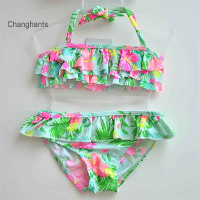 Купальный костюм из двух предметов для девочек с розовой оборкой и зелеными