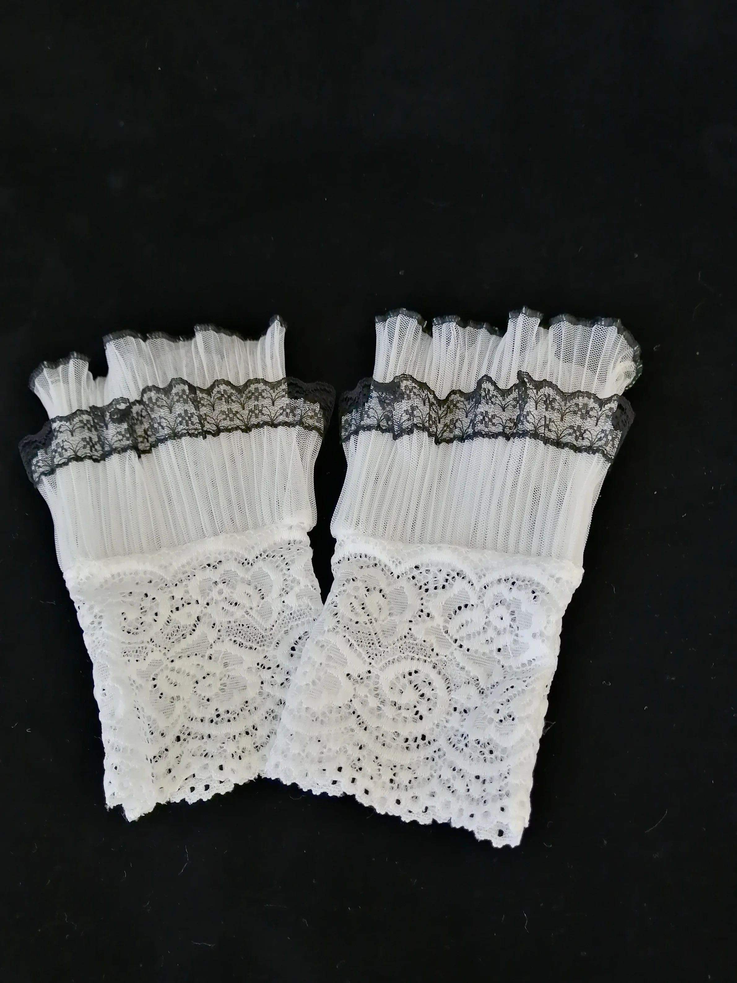 Нежные Свадебные перчатки с кружевной отделкой, короткие женские перчатки без пальцев ручной работы, Свадебные вечерние аксессуары с черным кружевом