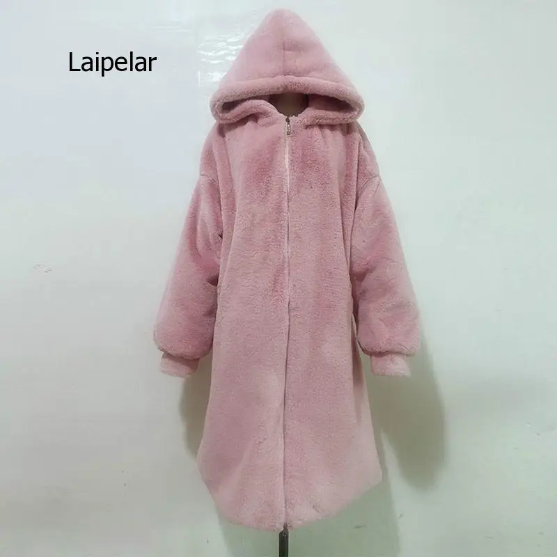 Рисунок 5 - Женская парка с капюшоном