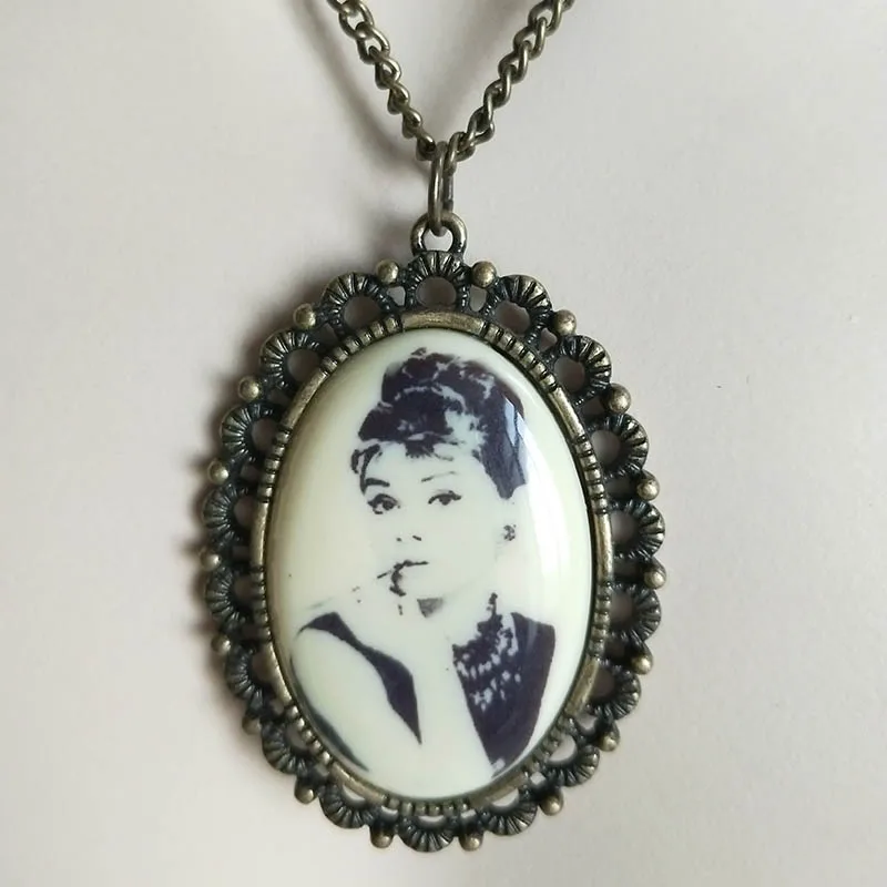 2019 New Bronze Stenciled Beauty Portrait For Women Pendant Rhinestone Gift Ethnic Bohemian Choker Long Necklace Drop Shipping | Украшения