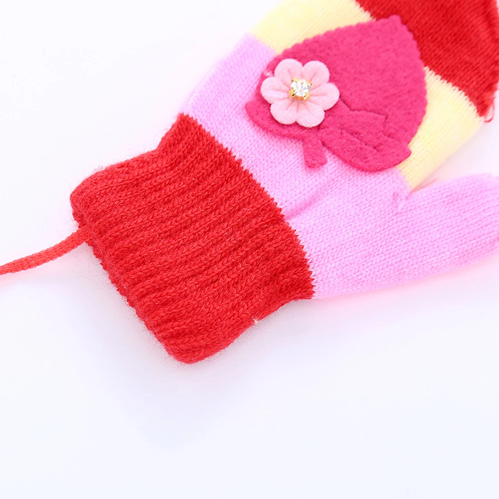 Warm Knitted Gloves for Kids Girl Strawberry Flower Winter Neck Hanging Warm Gloves Full Finger Mittens Guantes варежки женские