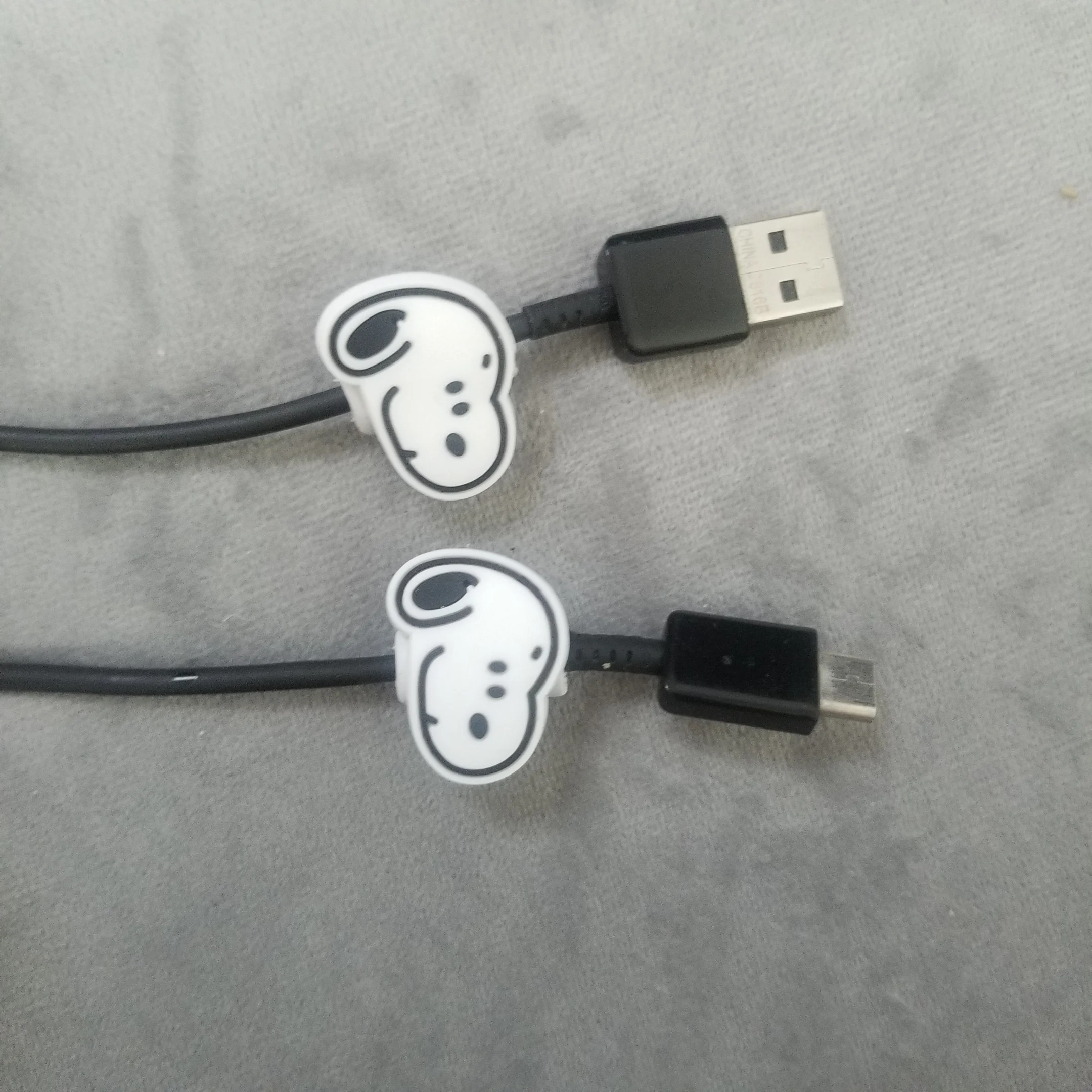 1 шт. Милая мультяшная собака защита для usb-кабеля управление линия передачи данных Организатор клип протетор де Кабо намотки кабеля для iPhone samsung