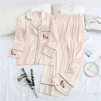 

Women 2PCS Pajamas Suit Satin Embroidery Flower Pyjamas Sleepwear Nightwear Silky Robe Shirt&Pants Sexy Home Clothes Nightgown