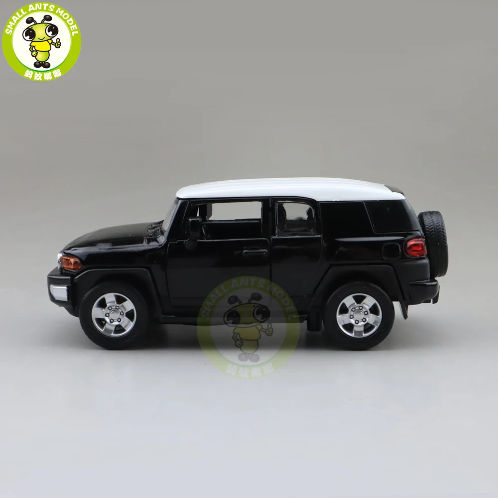 1/32 CAIPO FJ Cruiser Land Cruiser литая модель автомобиля SUV игрушки для детей Детское звуковое освещение Вытяните назад Подарки