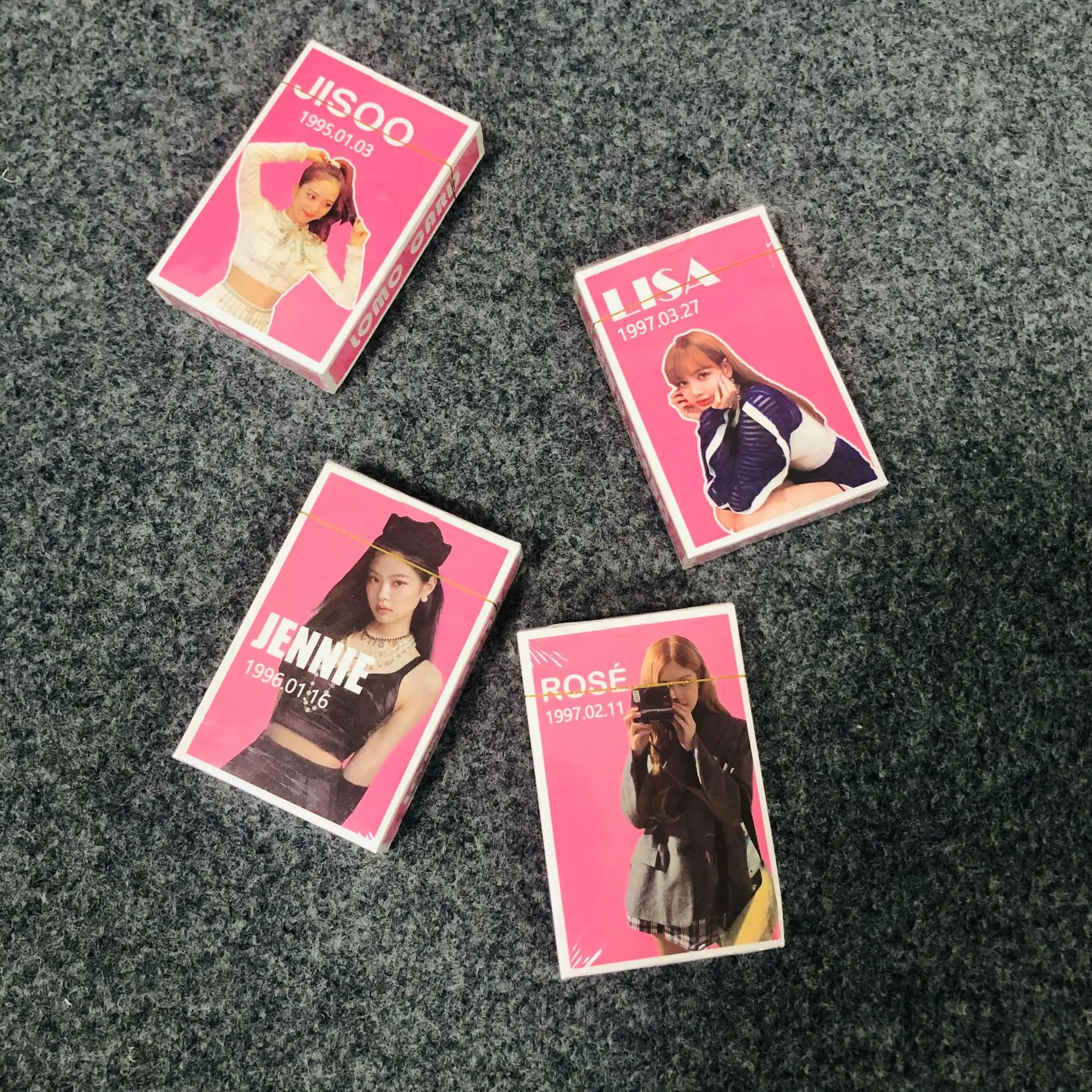 

KPOP Blackpink JISOO JENNIE LISA ROSE Lomo Card New Photo Postcard Fans Gifts Small Photo Cards 54pcs/Set Boxes Wholesale New