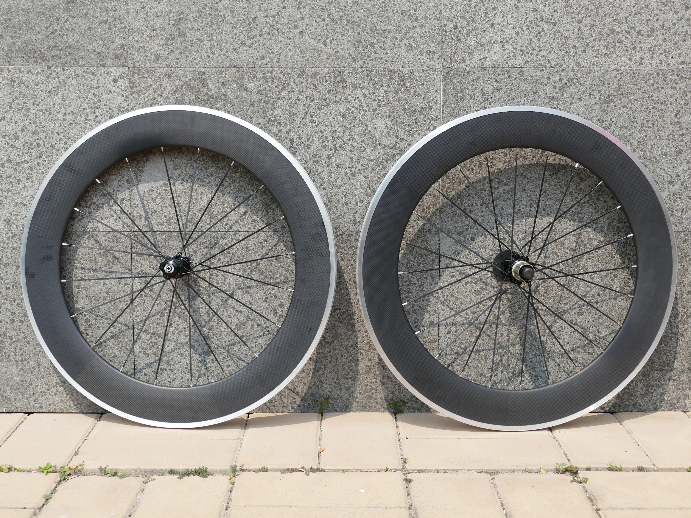 特価イラスト ロード自転車タイヤのセット カーボンファイバーとマットグロス 幅80mm 長さ25mm 1ペア 3k 700c合金サイド 直売オーダー Sunny Style Jp