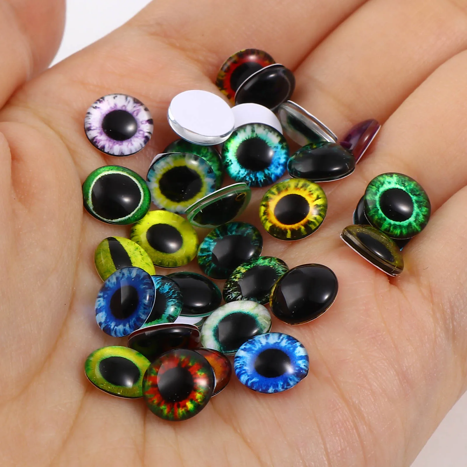 Рисунок 4 - круглые кабошоны с рисунком кота и дракона