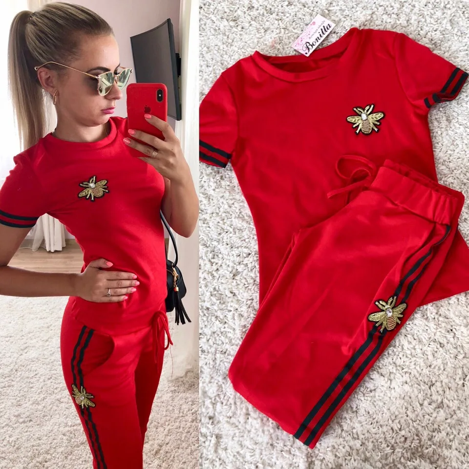 

New European and American high-end casual printed sportswear set.Fashion, embroidery, bees