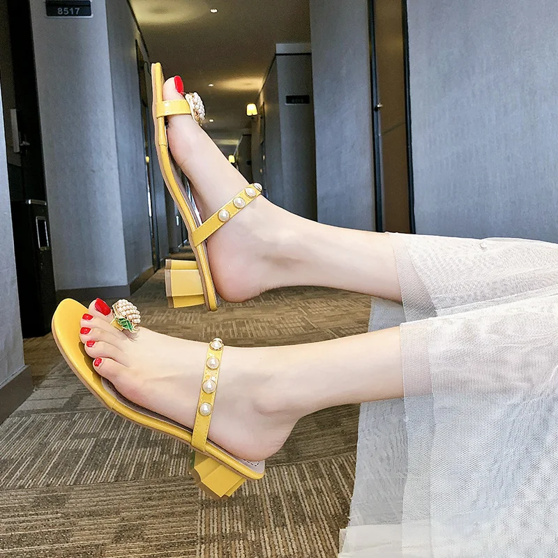 

Women's Slippers 2019 String Bead Ladies Flip Flops Slides Shoes Fashion Med Square heel New Hawaiian Summer Luxury Block PU