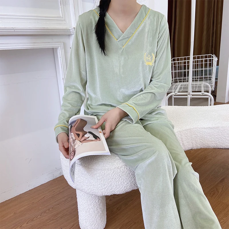 pyjamas for women Round neck long-sleeved pajamas women's gold velvet thick trousers elastic waistband casual wearable home service suit pajamas satin pj set