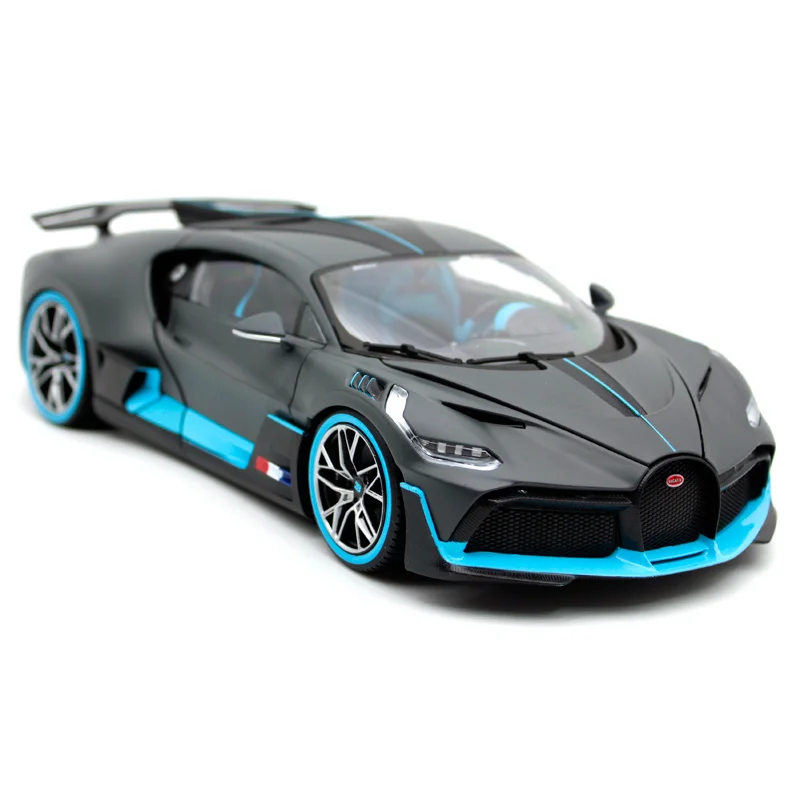 Bburago 1:18 роскошный автомобиль литье под давлением для Bugatti Divo Новая цветная модель автомобиля крутой автомобиль Коллекционирование для мужчин 11045