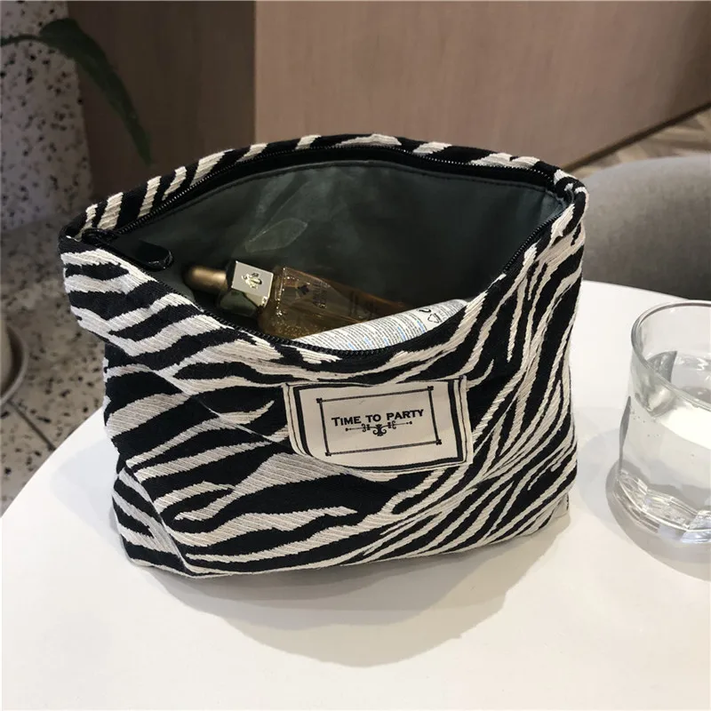 Large Women Leopard Cosmetic Bag Canvas Waterproof Zipper Make Up Bag Travel Washing Makeup Organizer