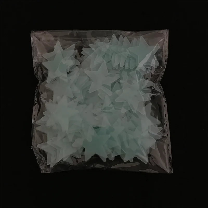 Light blue 100 шт 3 см настенные украшения светящиеся звезды светильник патч флуоресцентные наклейки 3D Трехмерные настенные наклейки спальня крыша звезда - Цвет: Light blue