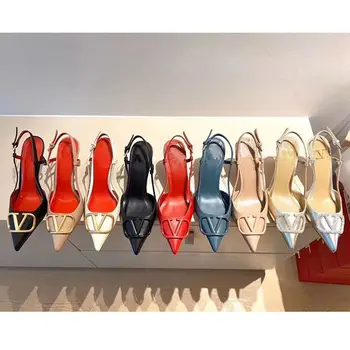 

Summer 2020 New Metal V-button Pointed Sandals Women's Leather Water Drill Button Kitten Heel 8.5cm High Heel Buckle Women Shoes