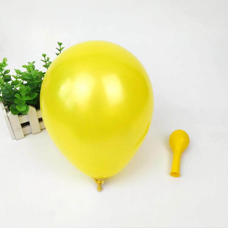thumbnail image 1 of Juego de 20 globos dorados y blancos con temática de fiesta, guirnalda de globos de látex, decoración de globos de Navidad, traje para niño, cumpleaños, boda, juguete de decoración, 1 of 5