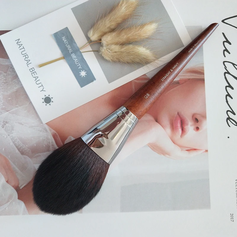 round blush brush