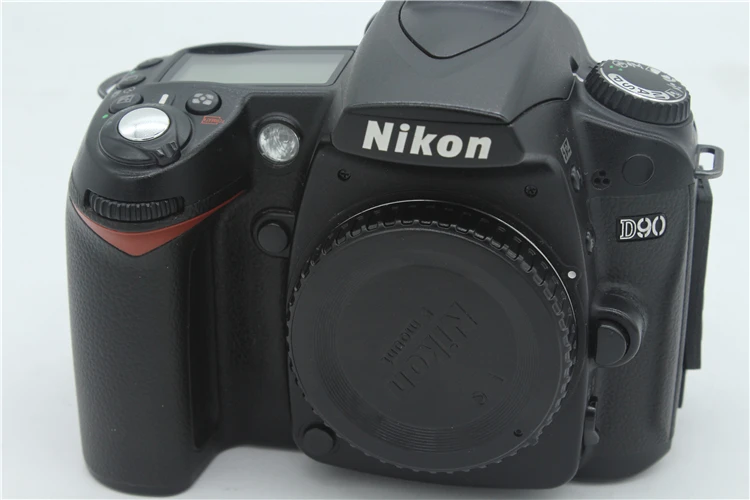 USEDNikon D90 12.3MP DX-Format CMOS Digital SLR Camera with 18-105 mm f/3.5-5.6G ED AF-S VR DX Nikkor Zoom Lens
