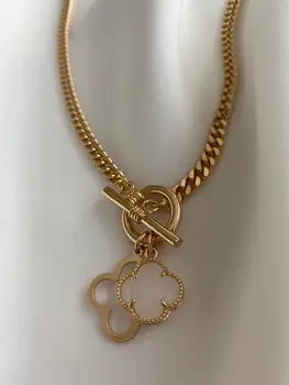 

Clover Figured Necklace…