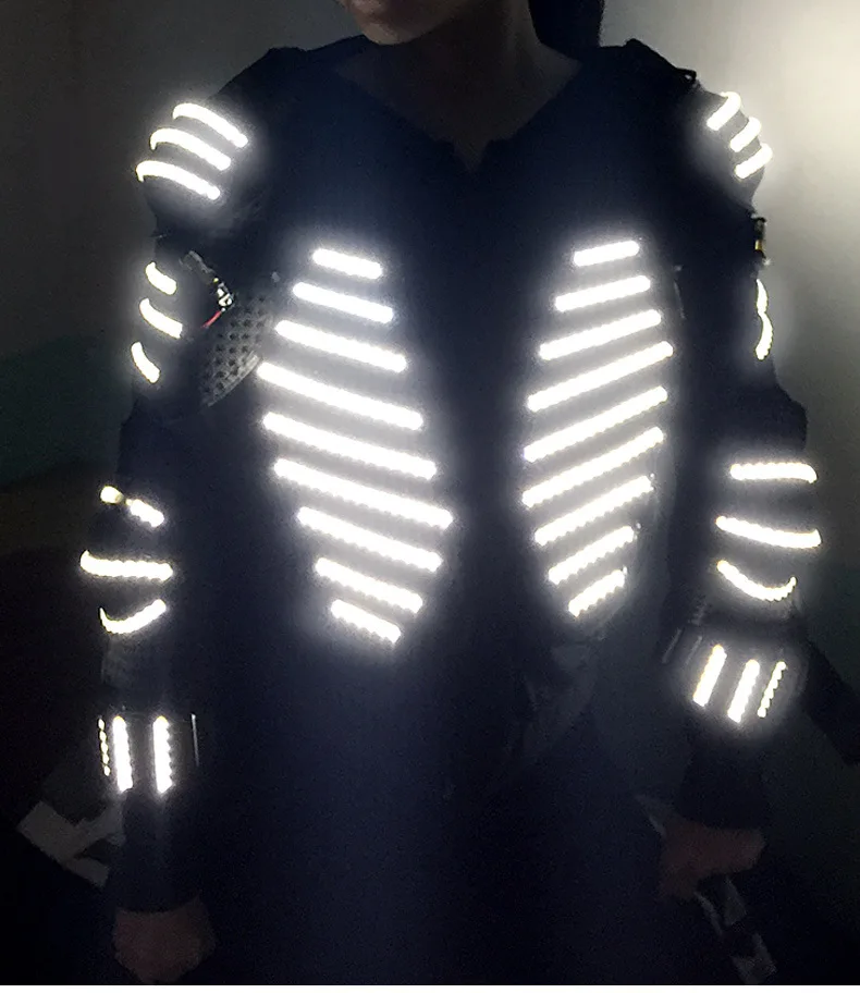 10615578061_1951096710