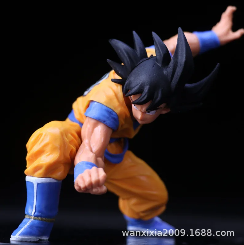 

Dragon Ball World Budokai 7 86 # Black Hair Goku Squatting Garage Kit Model