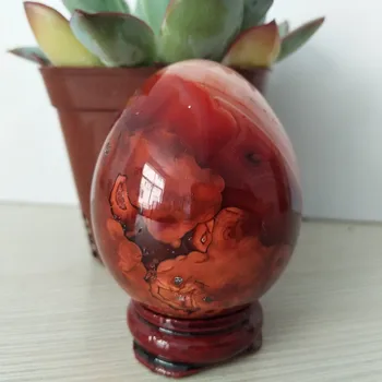 

Natural stone agate crystal eggs and home decorated chakra healing crystal