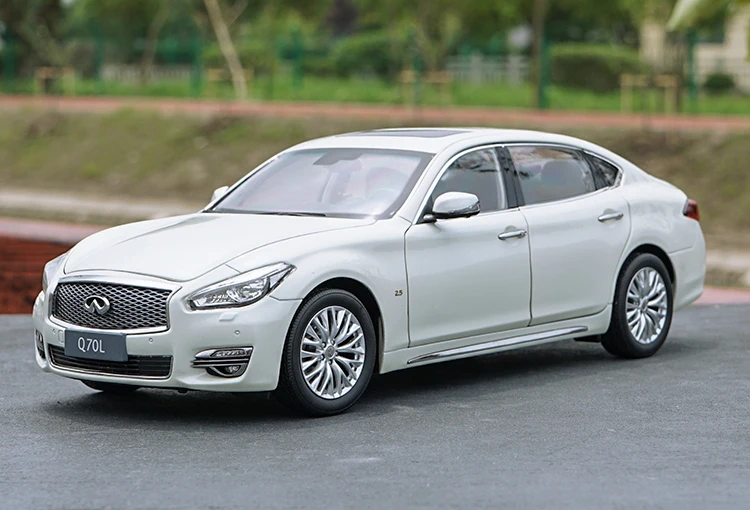 1:18 высокое тщательное INFINITI Q70L сплав модель автомобиля статические металлические модельные автомобили с оригинальной коробкой