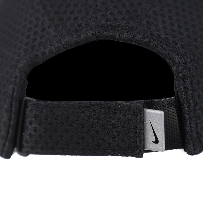 Новое поступление. Оригинальные бейсболки NIKE U NK DRY AROBILL TLWD из сетчатого материала.