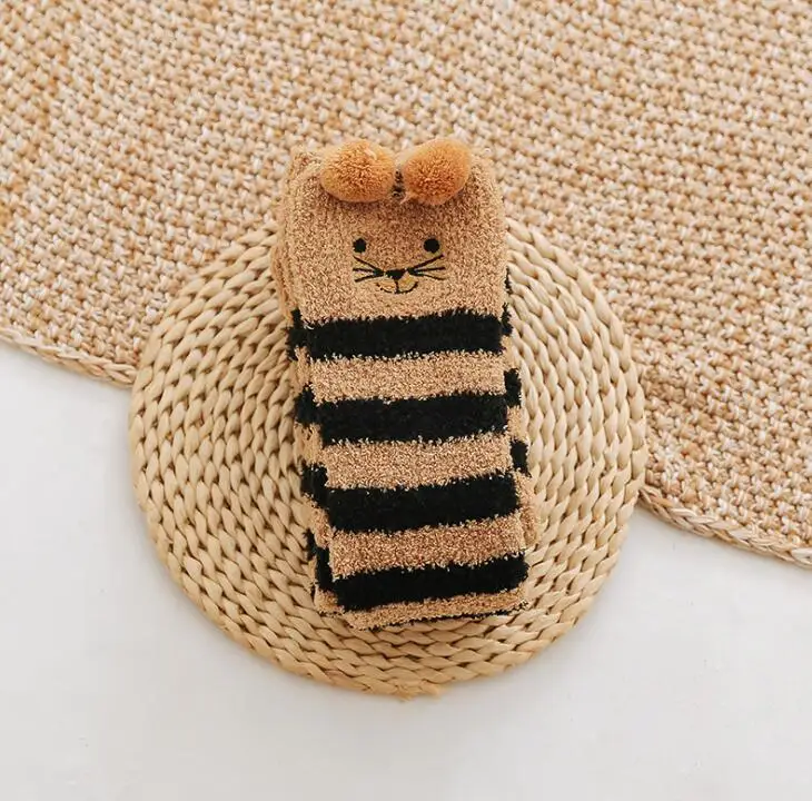 Длинные чулки с мультяшными животными; женские бархатные Гольфы кораллового цвета; теплые колготки в полоску; уличная одежда; Calcetines; рождественские носки - Цвет: Армейский зеленый