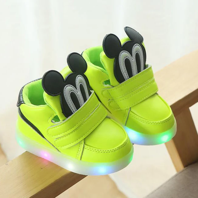 Обувь для детей; обувь для малышей с милым мультяшным дизайном; обувь с подсветкой и гибкой подошвой; удобная обувь для детей
